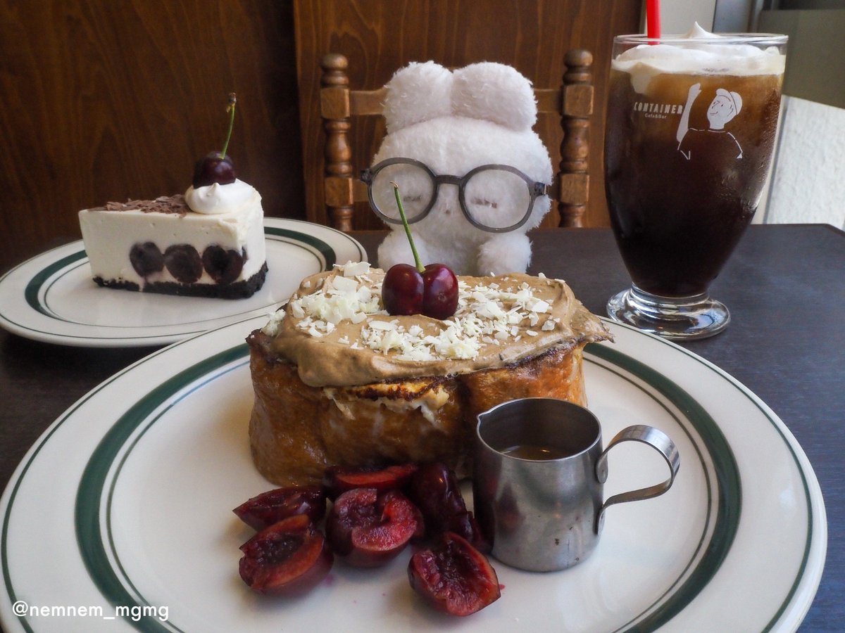 nemnem_mgmg's tweet photo. 東京・新宿にある隠れ家カフェのアメリカンチェリーの世界 🐰🍒 https://t.co/tmFK4oYecy