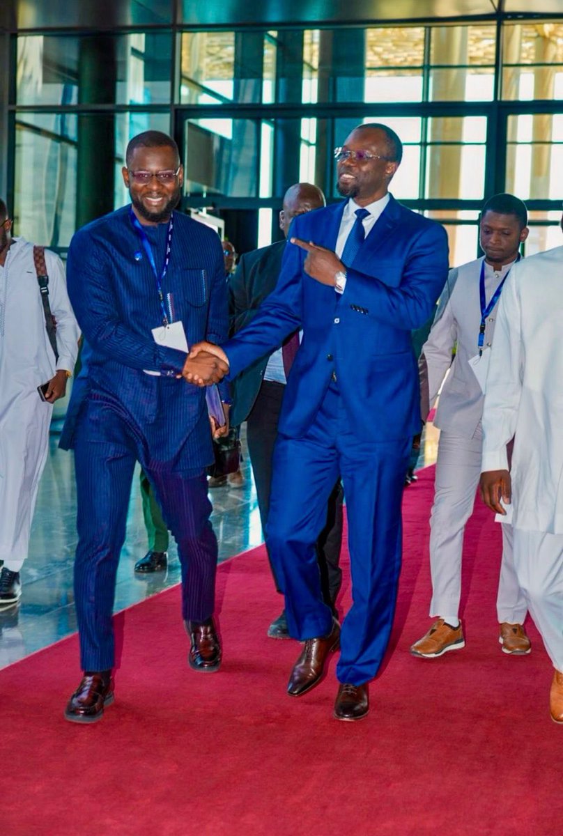 Almoundji's tweet photo. Merci au Ministre @SALLAlioune20 pour sa confiance, son exigence bienveillante et son exemple de leadership au service de la nation.
Le meilleur reste devant nous. Pour le Sénégal.🇸🇳
#ServicePublic #Numérique #Sénégal #NewDealTechnologique #Passation https://t.co/aOeiBF9202