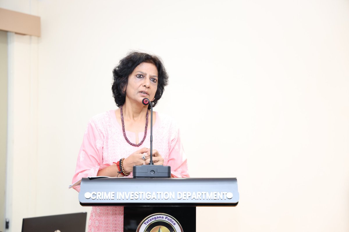NewsMeter_In's tweet photo. @TelanganaDGP @CVAnandIPS inaugurated a #SmartTrainingComputerLab, #SHECyberLab and #MiniConferenceHall at #CID Headquarters, #Hyderabad.
The new facilities, equipped with AI-enabled smart boards, digital workstations and hybrid learning systems, aim to boost cybercrime investigation, digital forensics and technology-driven policing.
DG CID Charu Sinha said the initiative will strengthen smart policing and enhance officers' capabilities across the State.
#CyberSecurity #SmartPolicing #Hyderabad #TelanganaPolice