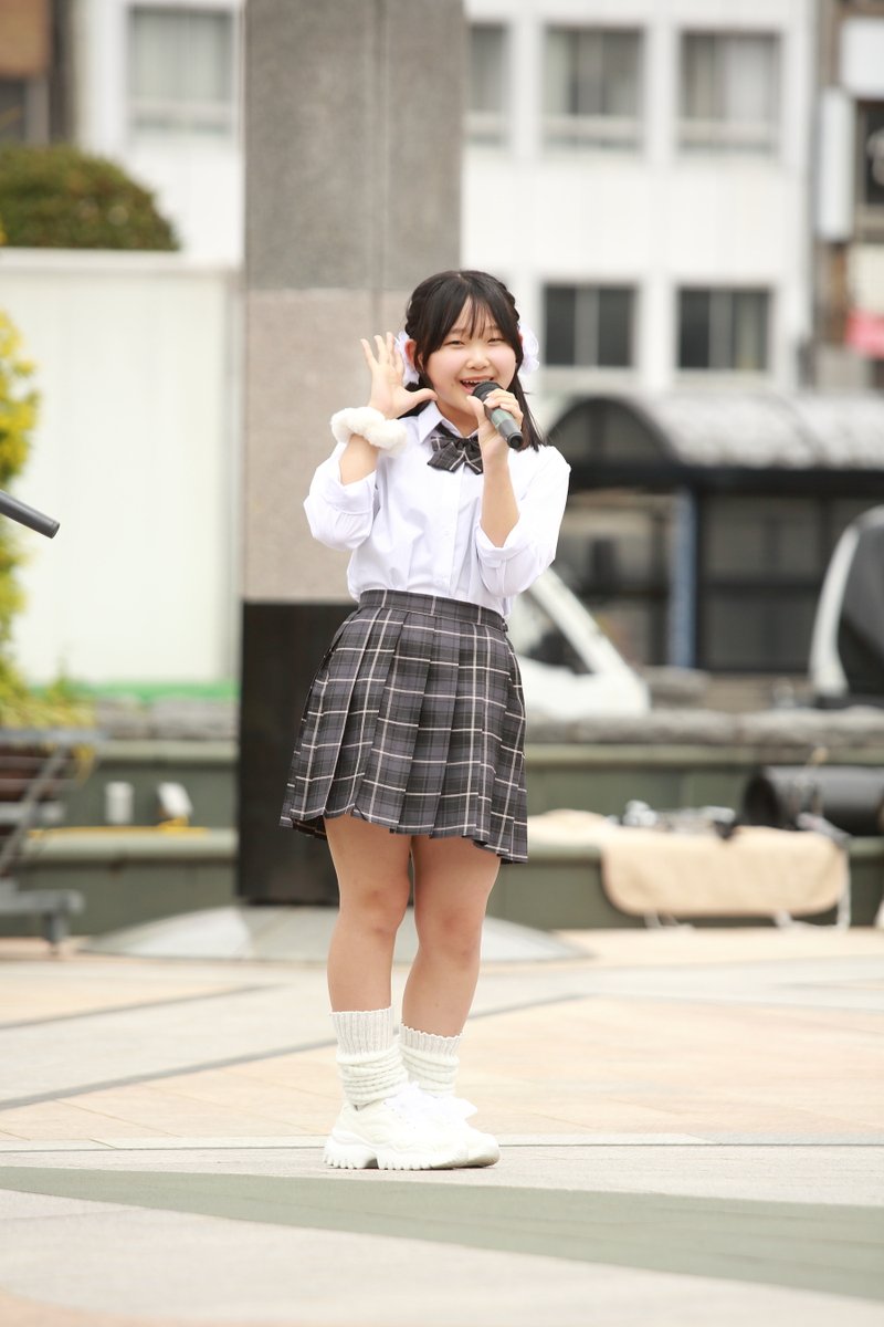 hitumabushihann's tweet photo. 2026.04.05 MAHA-G、JR岐阜駅前 信長ゆめ広場。
Luciole (リュシオル) 研修生 の みそらん。①
#Luciole #リュシオル
#本巣市キッズアイドル
#JR岐阜駅前信長ゆめ広場 https://t.co/Y4jygyY5BE