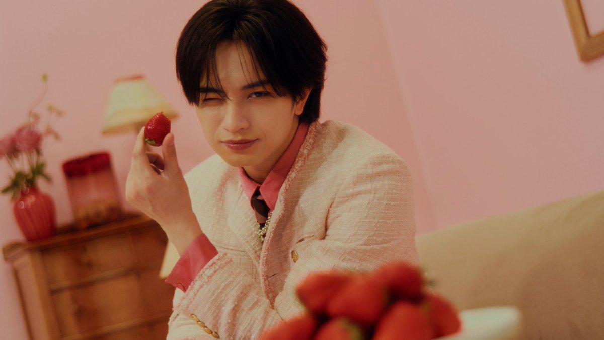 STARTO_INT's tweet photo. 中島健人「Fiction Love」MV公開！

🌟https://t.co/OVEQp9Krll 

Music Video now on YouTube!
MV已上線YouTube!

#中島健人 #KentoNakajima 
@KENTO_Team_N https://t.co/F8NbBCVP52