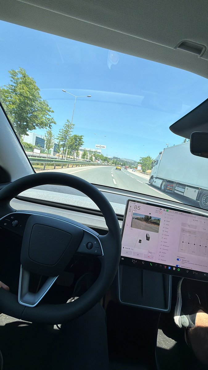 serdart1963's tweet photo. @modelyturkiye Bugün test ettim gerçekten boş bi araba yapmışlar https://t.co/WLFCwx4gcA