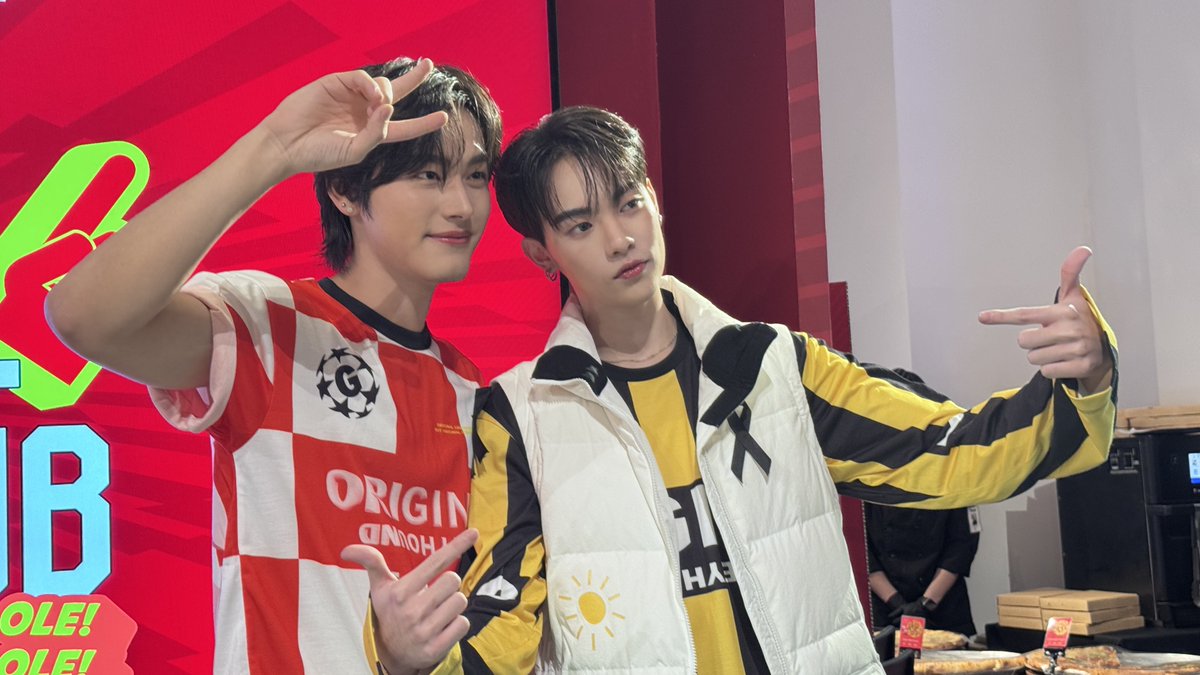 webstarupdate's tweet photo. 📍Live สัมภาษณ์ “คอปเปอร์-ฟีฟ่า”

Link >>https://t.co/0bjRSI36IP

Central x Copper Fifa
#CentralfootballxCopperFifa
#copperphuriwat #Fifa_th https://t.co/IOvMTYGnbU