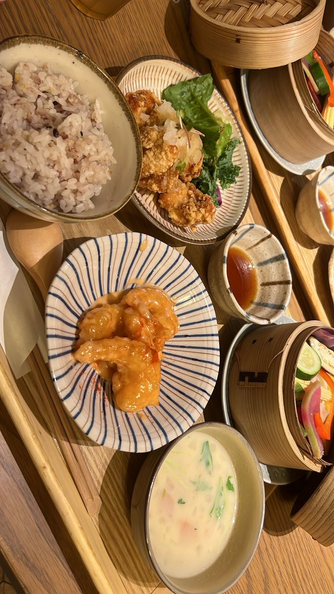 AZU750's tweet photo. さいきんのおひる♡
ぶーちゃんいつも好きな🍚決めさせてくれるから太りそおおおおー💭 https://t.co/8ffQ3heUXN