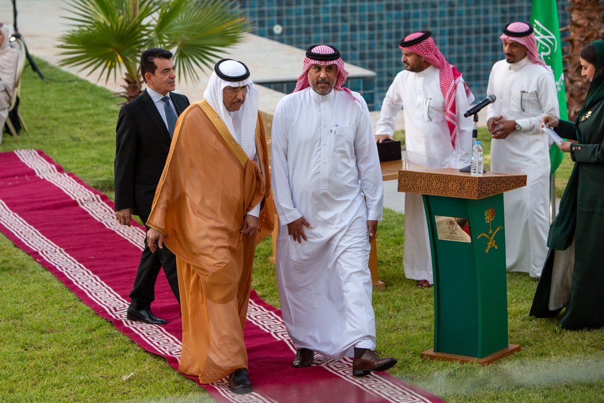 ksa_school_rbt's tweet photo. خالص التهاني لخريجينا وخريجاتنا، والشكر موصول لجميع اللجان التنظيمية وأعضاء الكادر التعليمي والإداري، على جهودهم المخلصة التي أسهمت في نجاح الحفل، وتقدير خاص لرائدة النشاط الطلابي د. سلوى مشهور على إشرافها ومتابعتها لمختلف مراحل الإعداد والتنفيذ. 
@SAMIOALSALEH @KSAembassyMA https://t.co/oYuuFln6iH
