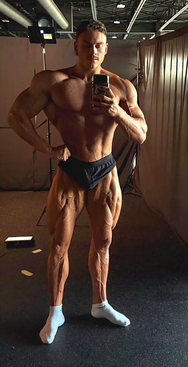 AndroPapii's tweet photo. Brandon #physique #bodybuilder #gymspiration #muscle https://t.co/y7ZXfyDOLb