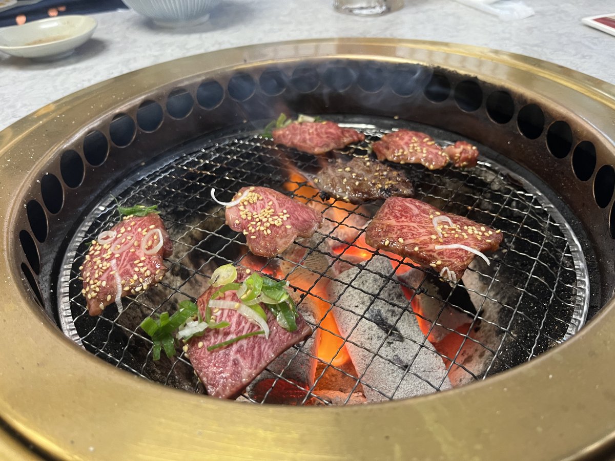 You_tsuna's tweet photo. 第2回昔からあるけど全然行った事ねー焼肉店に行こう会

もう食べ放題行かんでええ https://t.co/7XSCV3sppW