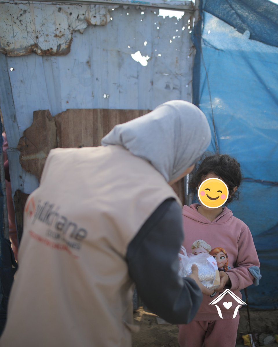 iyilikhane's tweet photo. Zekat ve sadakalarınız, Gazze'de zor şartlar altında yaşam mücadelesi veren çocuklara ve ailelerine umut olsun.🧡 https://t.co/dVP4llJvlC
