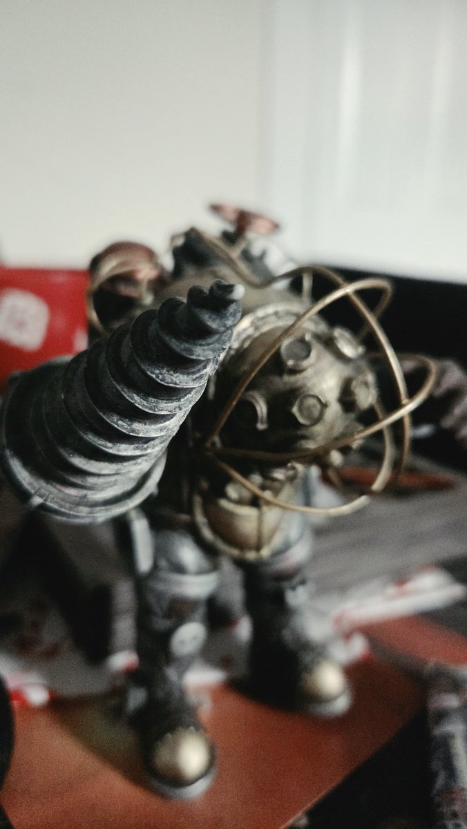 TheMeatSlab's tweet photo. @ArkhamDreamer Absolutely! Big Daddy Figure from Bioshock collectors edition is one of the things I hold dear and follows me still to this day through out the many transitions of life. My favorite still to this day🤘🏽🦇🎶 https://t.co/hnpX2QJ5dl