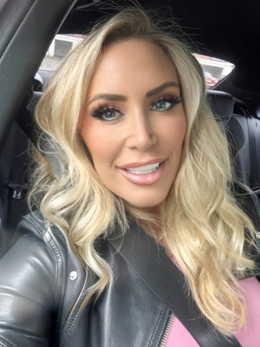 KarlieSimonx's tweet photo. Essex bound… 🚗 https://t.co/bZ75dsWtS3