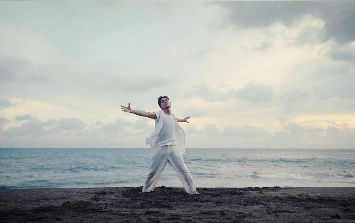 cartapop's tweet photo. Dayang Nurfaizah has released the music video of "Janji".

Watch: https://t.co/ihSpVcru2l https://t.co/xrg3G0Zep3