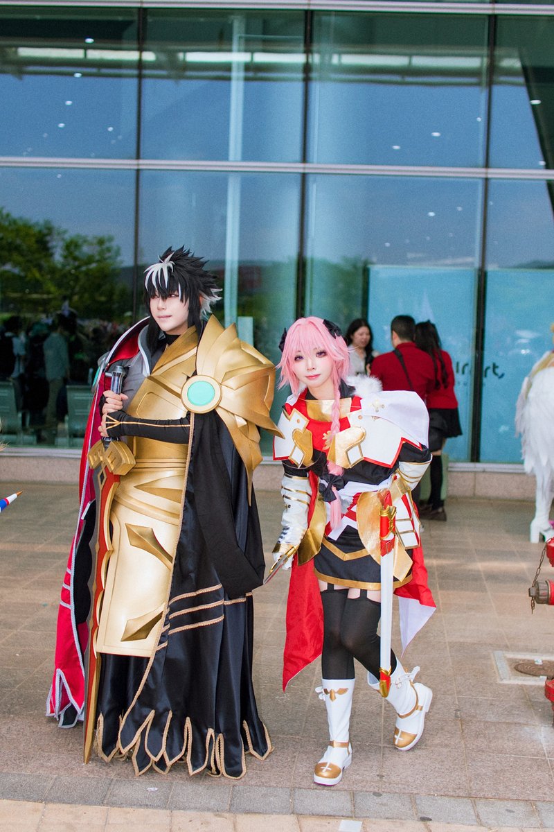 NETA_cosplay's tweet photo. ★2026 플레이엑스포★

페이트 그랜드 오더(FGO) 

샤를마뉴(シャルルマーニュ) 
아스톨포(アストルフォ) (@ memel_coss )

📸= 매드캣님 (@madcat009 )

#FGO #FateGrandOrder https://t.co/9KUvtnAK6Q