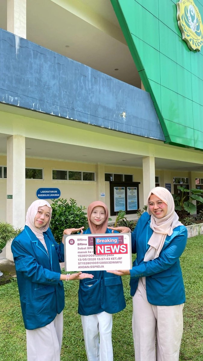 Ssaturdayside's tweet photo. haloo, dibawah ini adalah gambaran aku selama 4 semester kuliah, mereka adalah sohibb tim lomba-lombakuu, dari lomba vidio kreatif, poster, essay, kti, semuanya kita cobaa, alhamdulillah selalu dipertemukan sama temen-temen yang punya visi misi yang samaa https://t.co/K6f2WdDZYk