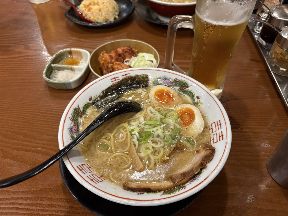 KT_mitosphere's tweet photo. 職場の韓国人に誘われてワールドカップ祝勝会＆清州国際空港利用方法説明会 https://t.co/KKiZK5G66p