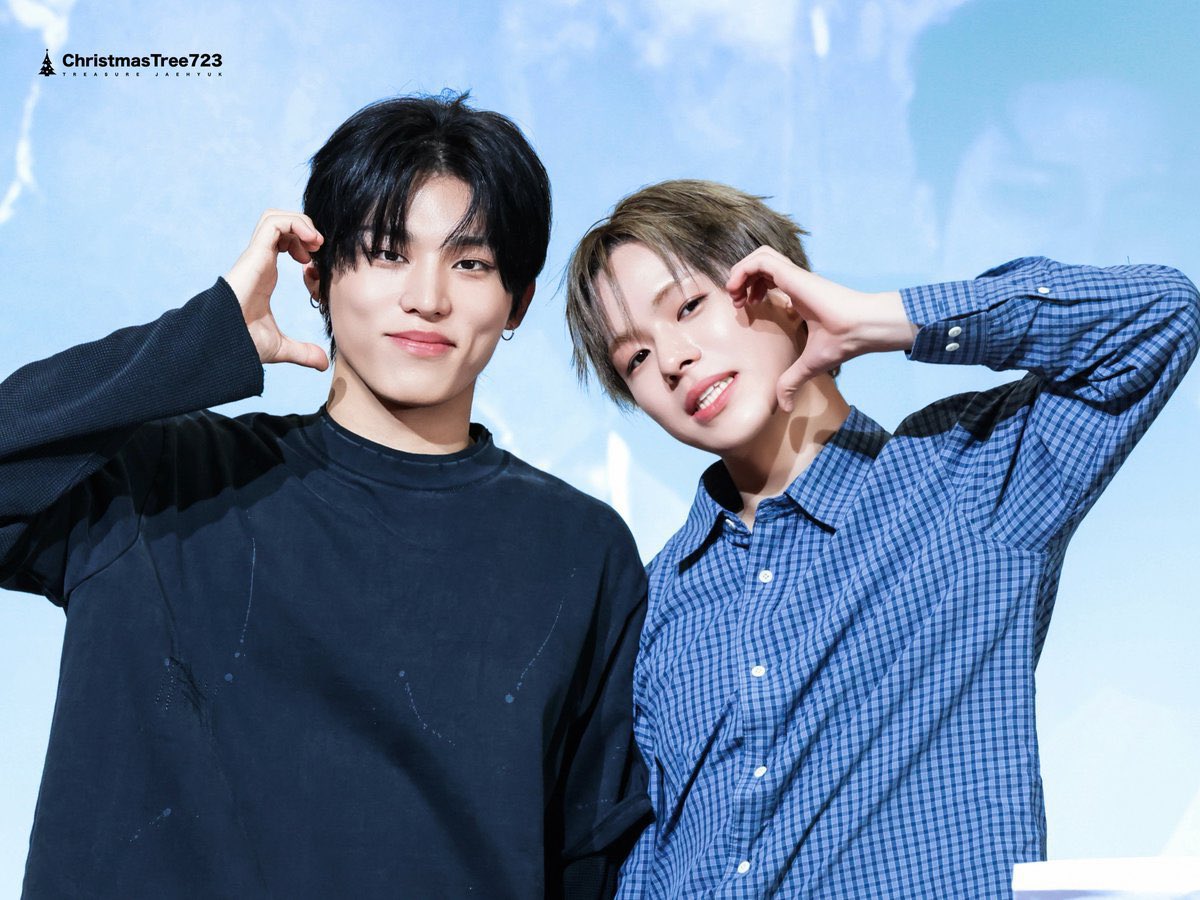 eajw00ah's tweet photo. jongjeist lebih sering dapet foto mrk berdua dari fs drpd dari mrknya sendiri #sad #gkpp #gwenchana ๐ค๐ฉต๐ซฐ๐ป https://t.co/3S6WzVKpJN