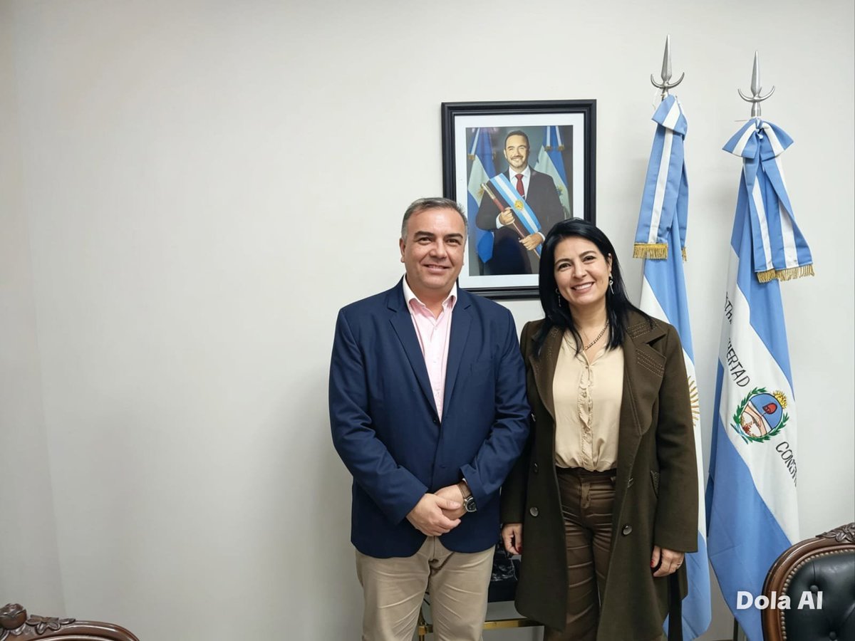 munidesaladas's tweet photo. Provincia y Municipio avanzaron en una agenda de trabajo conjunta 💪🏻👏🏻
El Secretario de Gobierno Lucas Martínez ,el Director de Cultura y Eventos Lic. Rubén Arce y el jefe de la Juventud Axel Duarte, se reunieron con la Ministra de Educación Ana Miño.
#culturayeducacion https://t.co/hNaXbejfys