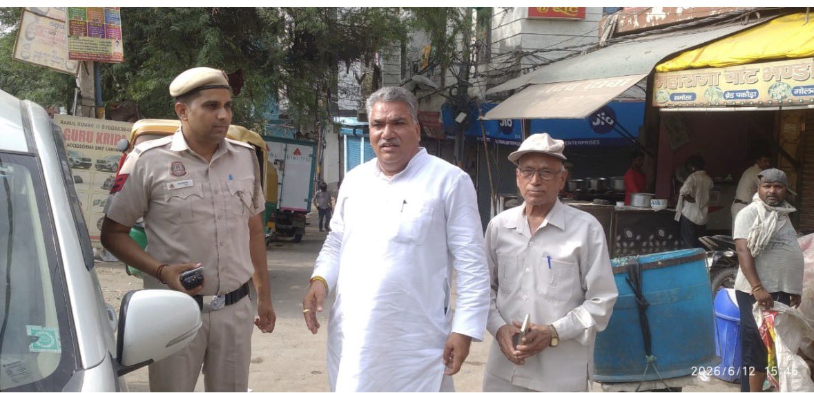 Adesh_inc's tweet photo. बुराड़ी के मिलन विहार , O , ￼Zone के नाम पर आज भी भारी तोड़फोड़ की गई जिसके लिए संबंधित अधिकारियों से इस तोड़फोड़ को रोकने का अनुरोध किया गया क्योंकी￼ मुख्यमंत्री जी, संसद महोदया नें लोगों को भरोसा दिया कि अब किसी प्रकार की कोई तोड़फोड़ नहीं होगी ￼

लेकिन उसके बावजूद भी तोड़फोड़ हो रही है इसका विरोध किया जिसके लिए संबंधित अधिकारियों वह पुलिस ने मुझे डीटेन किया ,

हम कांग्रेस के सिपाहि हे ￼हमारे नेता श्री @RahulGandhi जी व @INCDelhi  के अध्यक्ष श्री @devendrayadvinc जी के नेतृत्व में हम गरीबों कमजोरो की आवाज़ उठाते रहेंगे ! 

@kharge @kcvenugopalmp @priyankagandhi 
@qazinizamuddin 
@ManojYadavINC @INCSurender @RomeshSabharwal @RawatLaxman_INC @INCDelhi @INCIndia @alimehdi_inc @INCSCDept @INCDelhiOBCDept @INCMinorityDL @Voiceofburari1