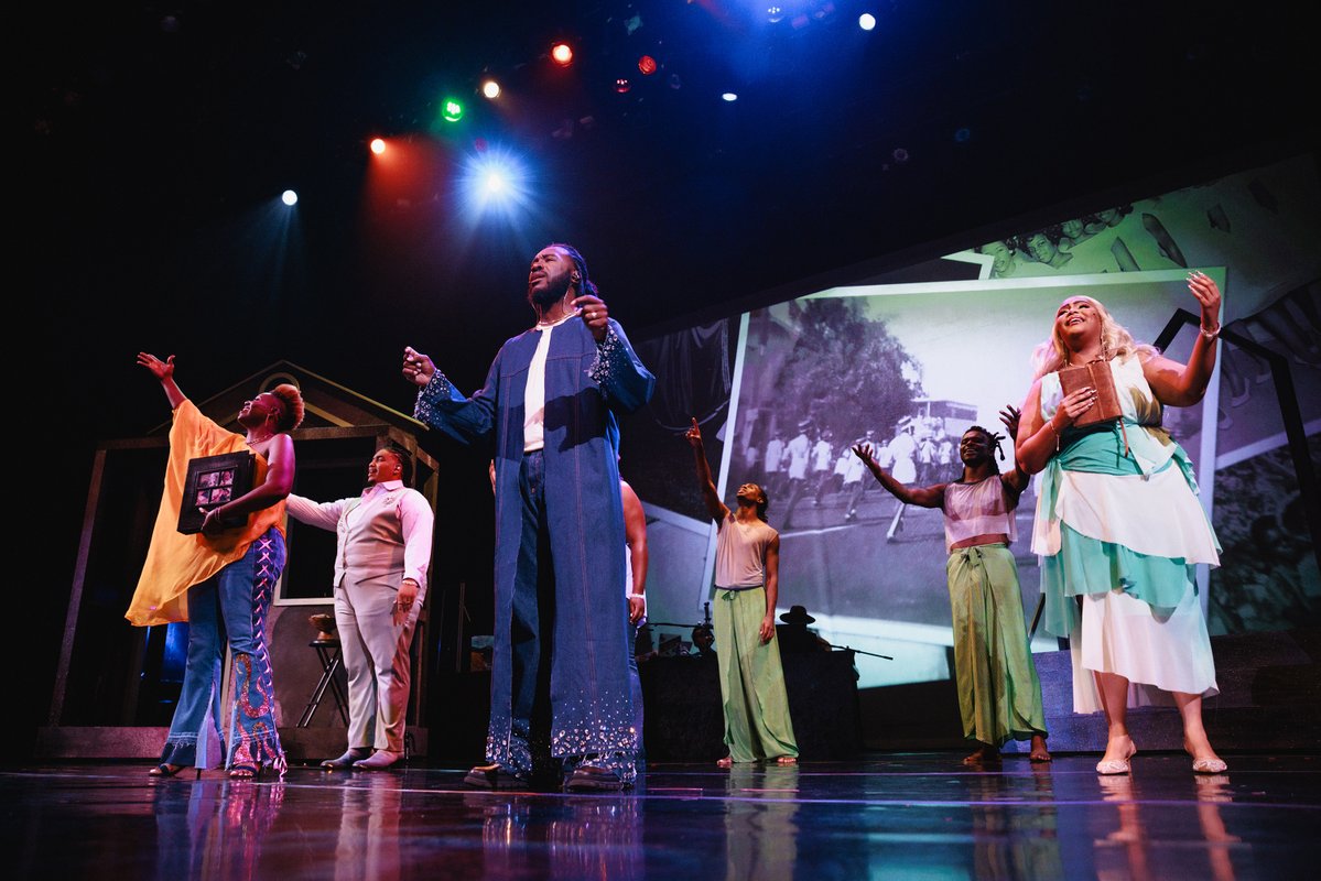 TheMiamiTimes's tweet photo. #Juneteenth celebrations are happening across Miami-Dade with concerts, festivals, community gatherings, book fairs, panel discussions and family-friendly events honoring Black history, culture and freedom. #MiamiDade #BlackHistory #BlackCulture #Miami

https://t.co/xb4u4l9Qqx https://t.co/HjCZBtRrZo