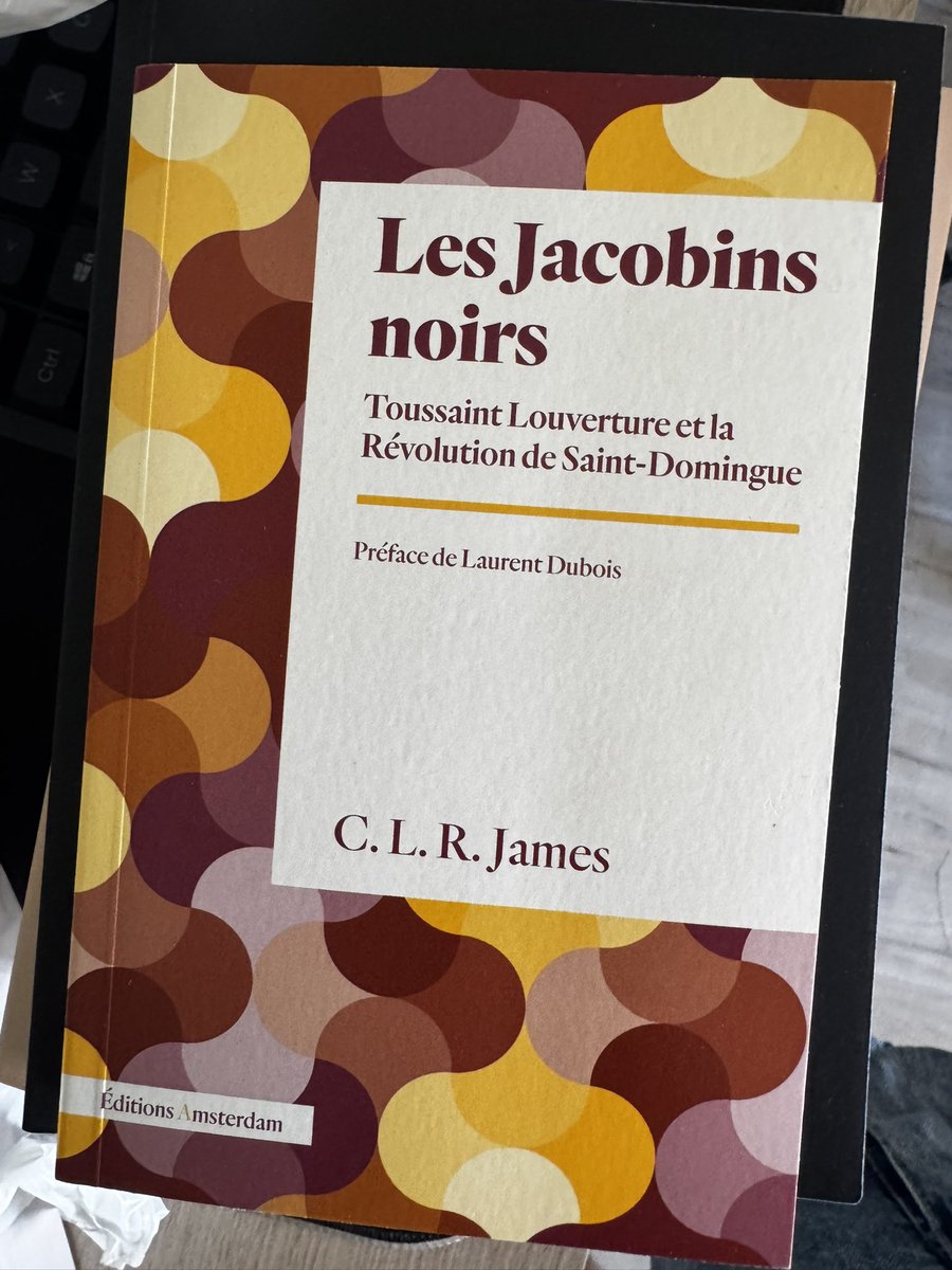 AnasseKazib's tweet photo. Je profite de la polémique autour du maillot de l’équipe haïtienne pour vous recommander chaleureusement ce chef d’œuvre littéraire/politique de CLR James, sur la révolte de St-Domingue ( Haïti ). 

Comprendre profondément ce que cette révolution a causé pour le supremacisme blanc et l’impérialisme occidental.