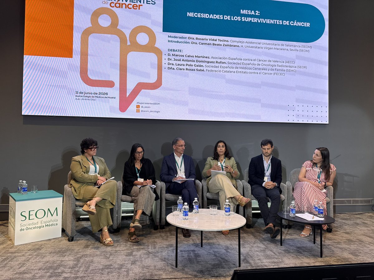 _SEOM's tweet photo. 🔊La mesa 2 de #SupervivientesSEOM abordó las 'Necesidades de los supervivientes de cáncer' y estuvo moderada por la Dra. @DraRosarioVidal y...

⏩ en el debate intervinieron la Dra. @CarmenBeato10, Marcos Calvo, de la @ContraCancerEs, el Dr. José Antonio Domingo, de @SEOR_ESP, la Dra. Laura Polo, de @SEMG_ES y Clara Rosas, de @FececFederacio