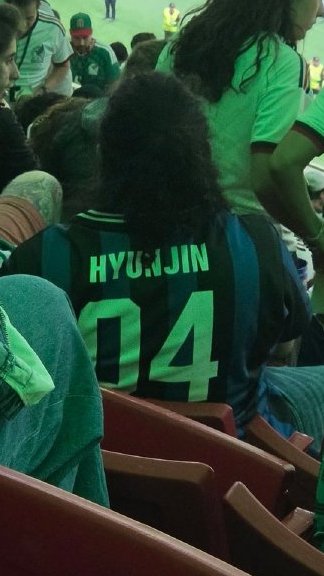 ziphne's tweet photo. A Hyunjin fanboy was spotted at the South Korea vs. Czech Republic World Cup match, rocking a Hyunjin jersey and the South Korean flag while cheering on Team Korea https://t.co/92HDozcn1s