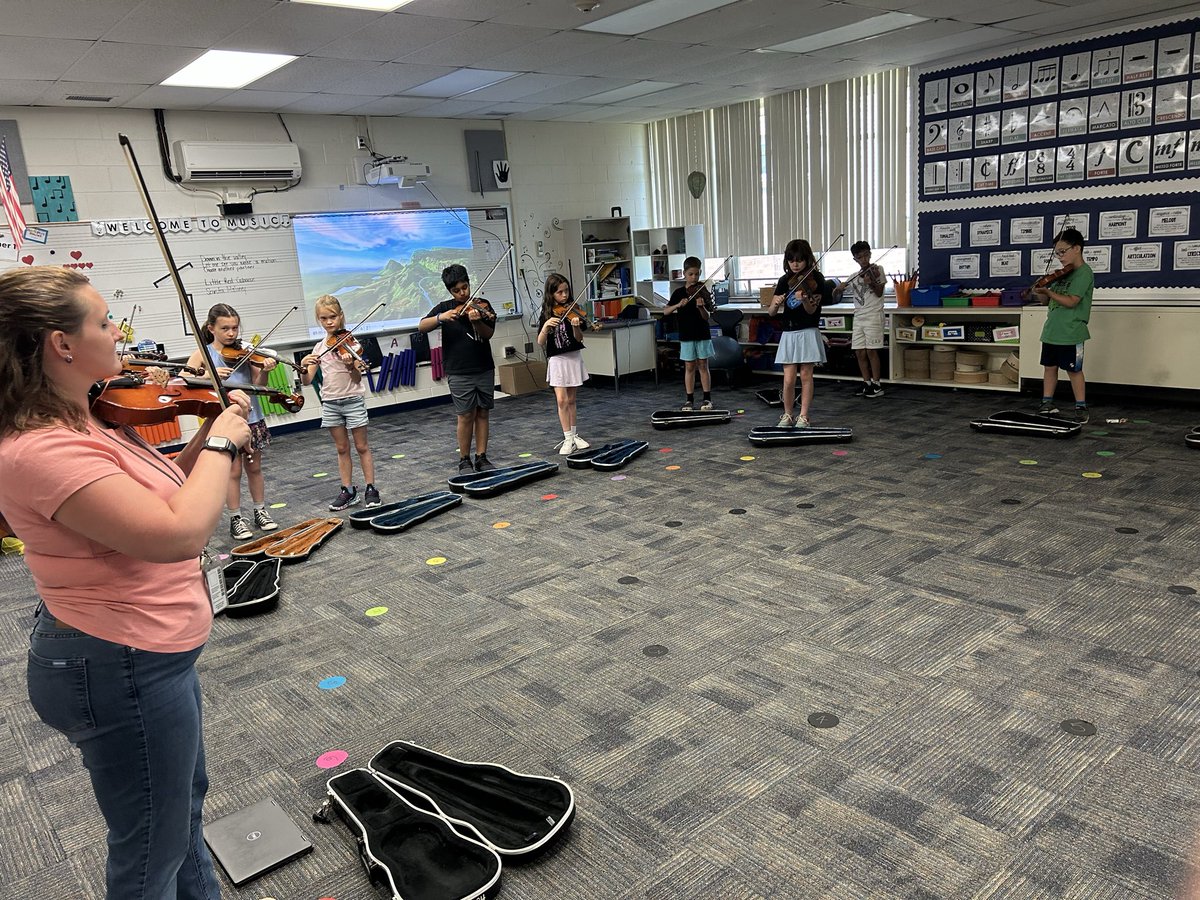 TheTrueMrL's tweet photo. Filling these final days of the year with as many memories as we can
#BearTavernPride https://t.co/2v4gSTytkA