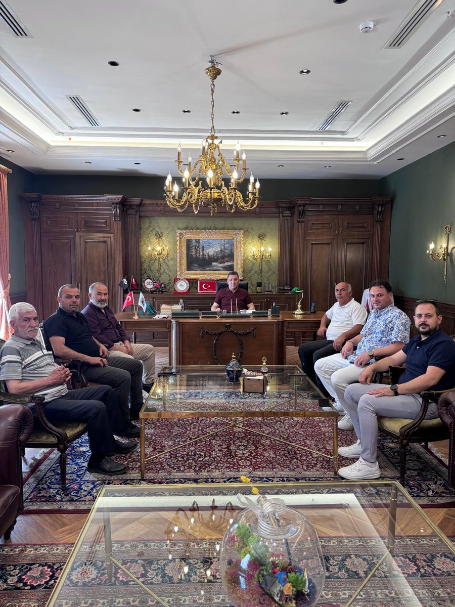 isagn15's tweet photo. Kazım Karabekir Sivaslılar  dernek başkanı Mustafa genç ve Yönetim Kurulu Üyeleri Federasyon Başkanımız İsa Gün Beyefendi’yi Ziyarete Gelmişlerdir. 
Kendilerine nazik ziyaretlerinden dolayı teşekkür ederiz https://t.co/u8FyxcC400