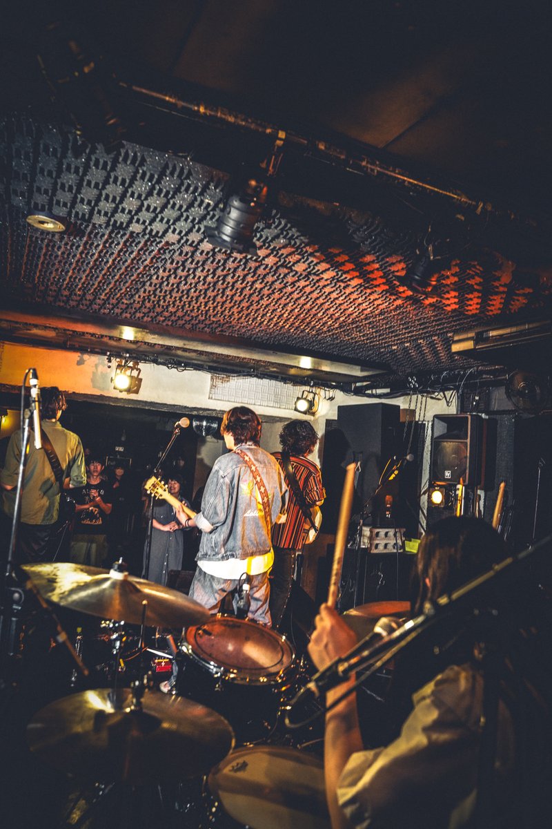 The_Slumbers's tweet photo. 君、衝動に浸るべき vol.10
kimihita 5th Anniversary × Shibuya LUSH 21st Anniversary
“はじめまして、どうぞよろしく”

ありがとうございました🔥

M1.馬車馬のテーマ
M2.若すぎた僕たち
M3.それは、この海のように
M4. LIFE
M5.チャリンコな春
M6.さらば、憧れ

📷 海里 ( @kairi__1103 ) https://t.co/d4LT37NzWj