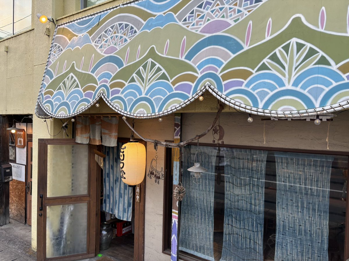 tectacka's tweet photo. 仙台酒場巡礼。

バーフライで昼ビールをゆっくり。毎度この時間がありがたい。

その後は久しぶりに平和堂へ。カツオのレアカツ。んだんだ、これが食べたかったんだ！ https://t.co/SxGrE2LWhq
