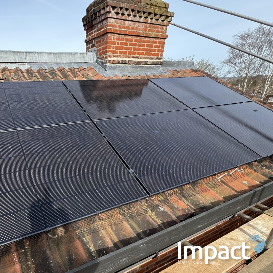 _impactservices's tweet photo. New 2.7kW solar &amp; battery install in Norwich! ☀️

This compact setup maximises energy independence with:
📍 6x 450w JA Solar panels
📍 11.52kWh Fox ESS battery
📍 Optimisers &amp; Bird Blocker

A great way to reduce a home's carbon footprint.

#SolarEnergy #Norwich https://t.co/DPJoMeD7fm