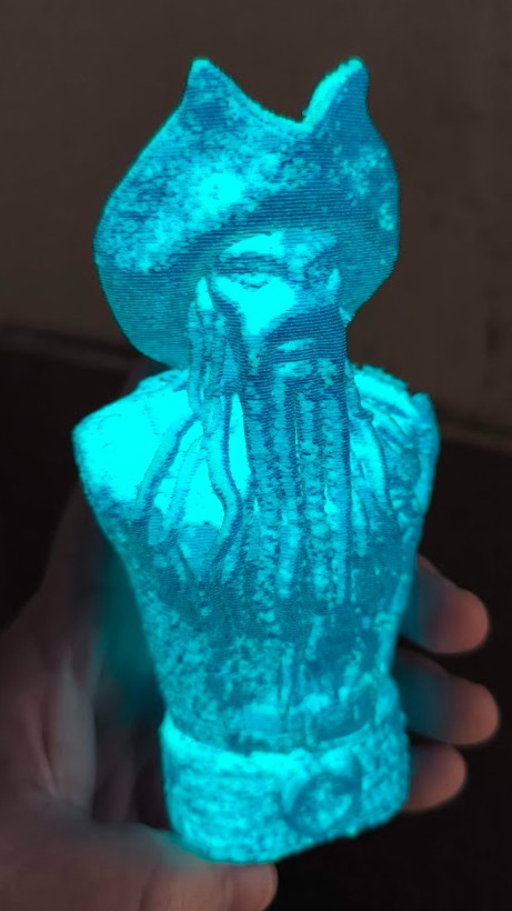 tommy_prusa3d's tweet photo. Probably the most unrealistic print I've done to date. Small test of Ultraglow and PETG Ultramarine Blue while using color mix and shading. Feels like I'm holding a hologram. Definitely going to work on some more projects in this line.

#3dprinting #prusa https://t.co/aOb3FnzfKZ