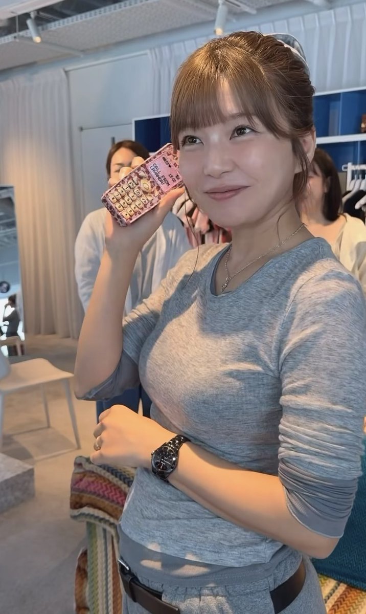 4m3m9FEWkFrY4q7's tweet photo. おっぱい大きいね💕 https://t.co/gYUediPLIK