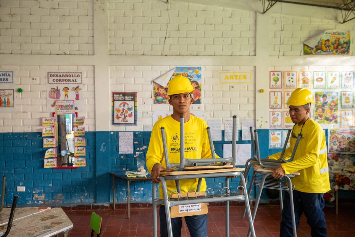 EdgardoMulatoSV's tweet photo. Seguimos transformando el futuro de nuestras comunidades con el programa #DosEscuelasXDía.

Escuela #773
Escuela de Educación Parvularia “El Dorado”
Chalatenango, Chalatenango Sur

Estudiantes a beneficiar
75
Nivel educativo
Parvularia a Básica

Escuela #774
Centro Escolar Cantón San Bartolo
Chalatenango, Chalatenango Sur

Estudiantes a beneficiar
15
Nivel educativo
Parvularia a Básica
