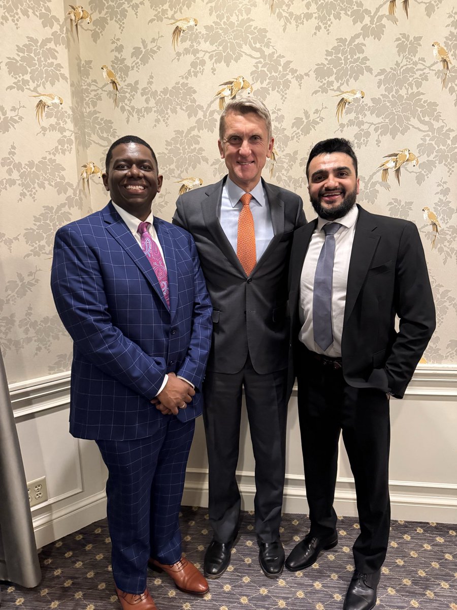 dvbjms's tweet photo. New interventional cardiologists Samarthkumar and Michael. Best of luck! @MidAmericaHeart https://t.co/tWWZtNstJ5