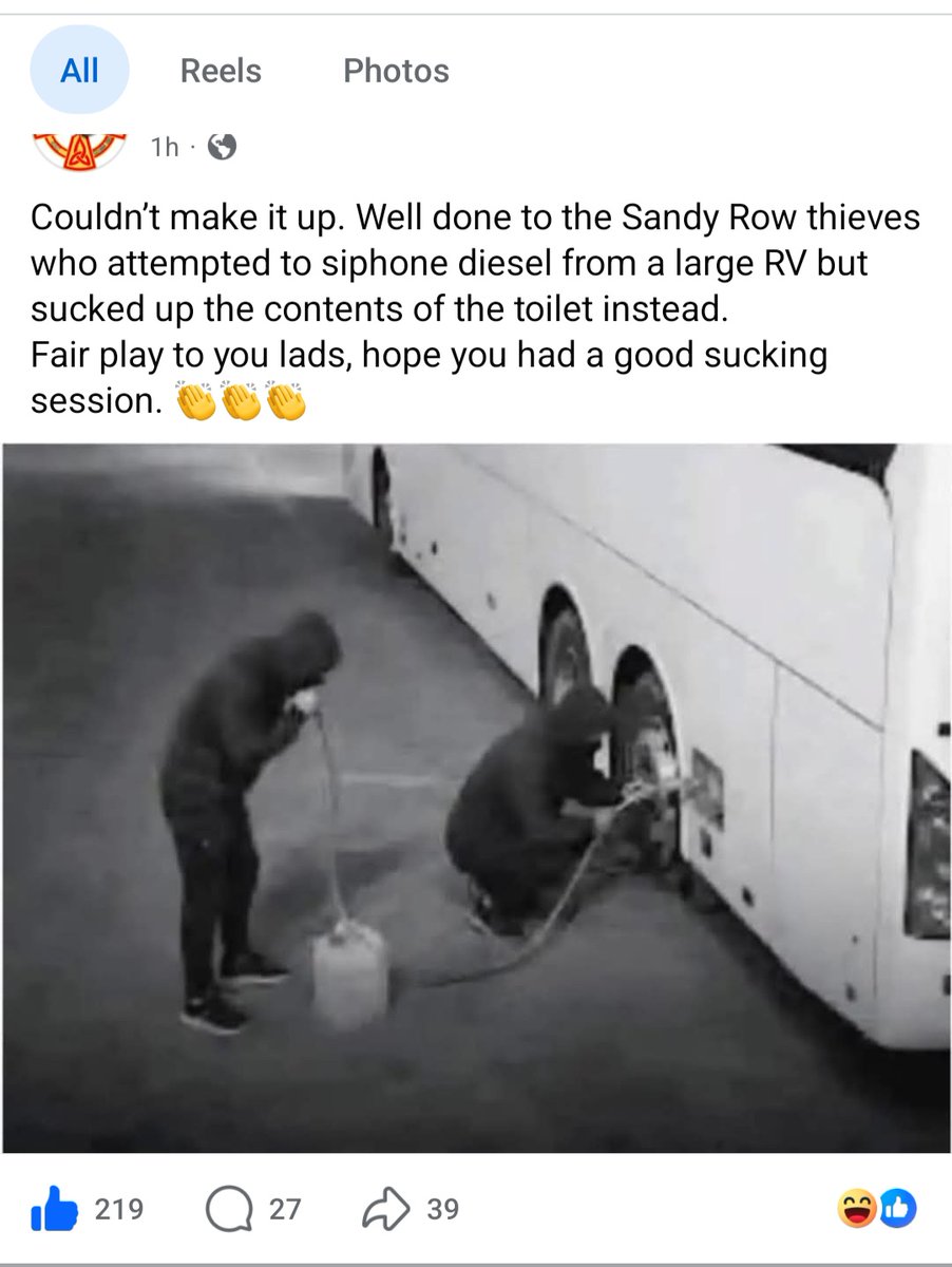 femlovesfooty's tweet photo. 😂😂😂😂👇👇👇👇👇👇👇

Sandy row thieves trying to syphon diesel 😂😂😂🙏 sucked up the contents of the toilet 🤮🤮🤮 https://t.co/fOfQphiMmG