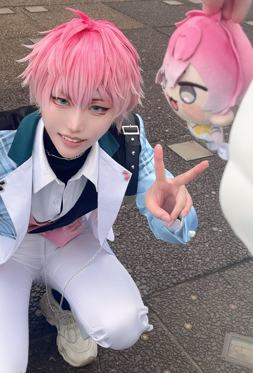 ikanek0's tweet photo. ⚠︎cos 🌈🕒
パペにピントとられてる👑🌸 https://t.co/8gnbbS8MmY