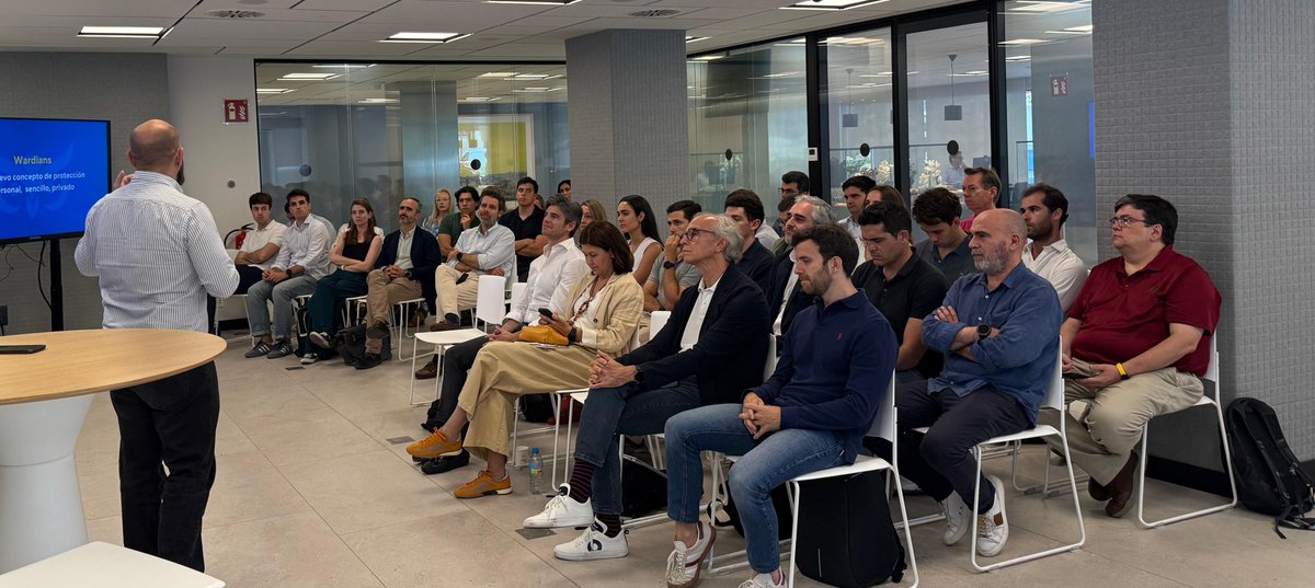 BStartup's tweet photo. #Demoday #BStartupTIC | Ayer en #HubBStartupMadrid presentamos ante inversores las últimas inversiones de @BStartup @BancoSabadell: @energiot , #Floatech, #Kompanion, #Publicit, #TietAI, #Valerdat y @verifaitoday. ¡Gracias por acompañarnos! https://t.co/IDpfguydwn