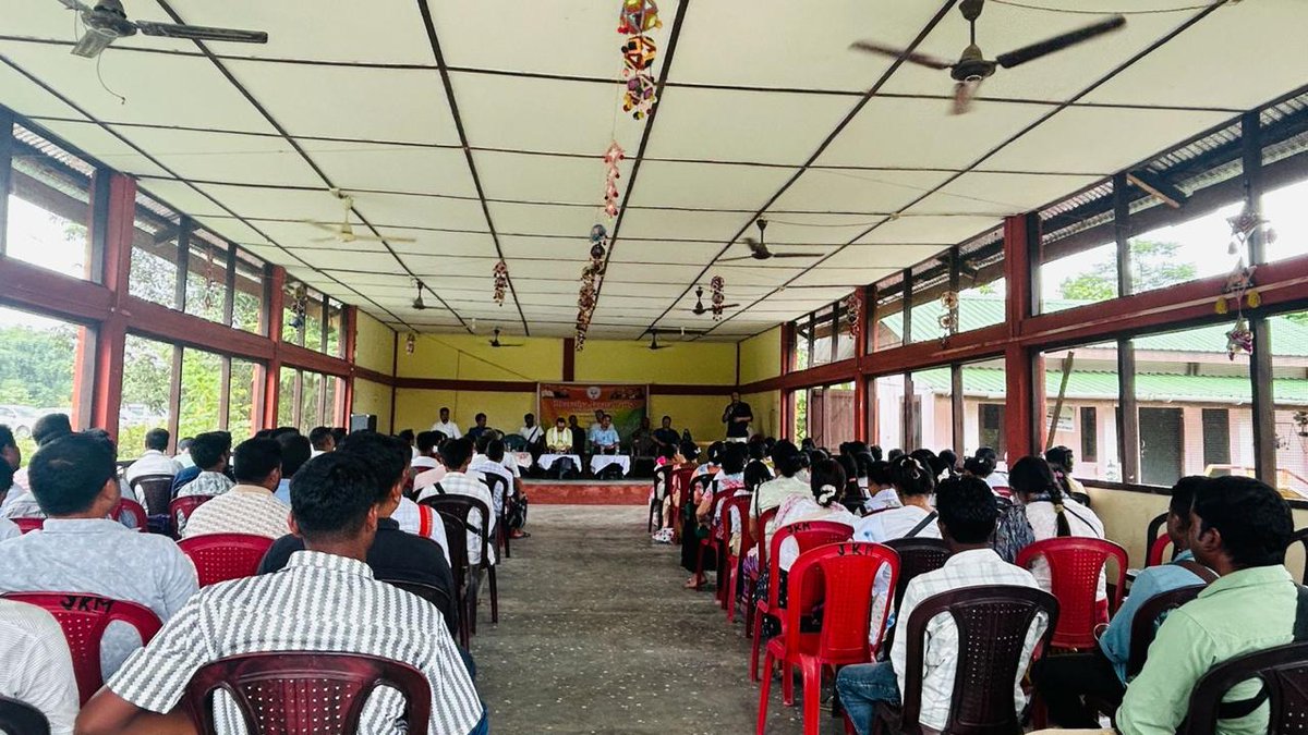ZingnuChau's tweet photo. Attended an Outreach Programme at Jona-I Village under Lathao Circle.

As part of the nationwide celebration of 12 years of Jan Seva under the leadership of Hon’ble Prime Minister Shri Narendra Modi Ji, 
1/3 https://t.co/xoKhocj1Ec
