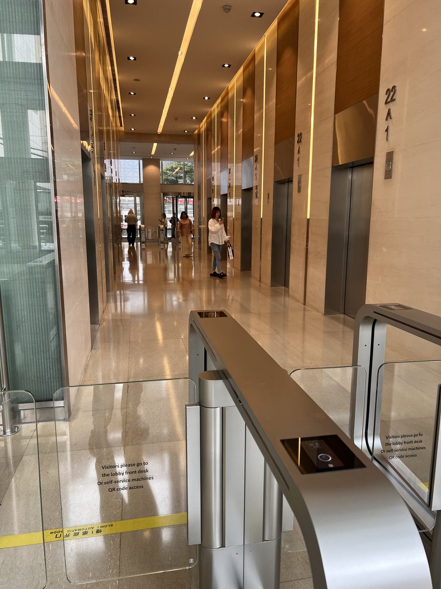 solonvoss's tweet photo. 下班了，最近工作太忙了，我需要多补觉。 https://t.co/106CDRpyKq