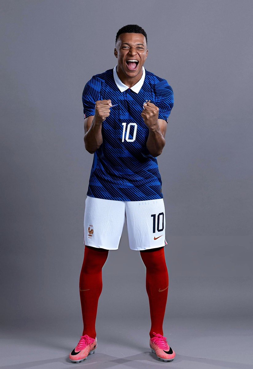 theMadridZone's tweet photo. Kylian Mbappé 🇫🇷⭐️ https://t.co/zLRVhDczJP