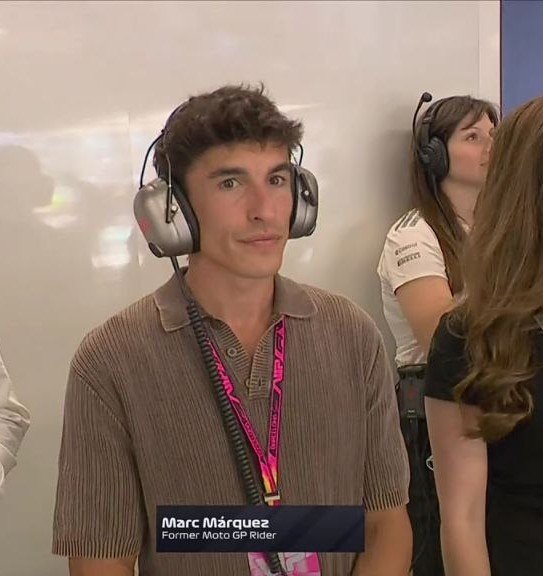 LambeResing's tweet photo. Marc Marquez
"Former Moto GP Rider"

Jadinya nih emang salah apa niat ngasih spoiler buat musim depan nih? 🤔 https://t.co/ssqxGTMNxJ