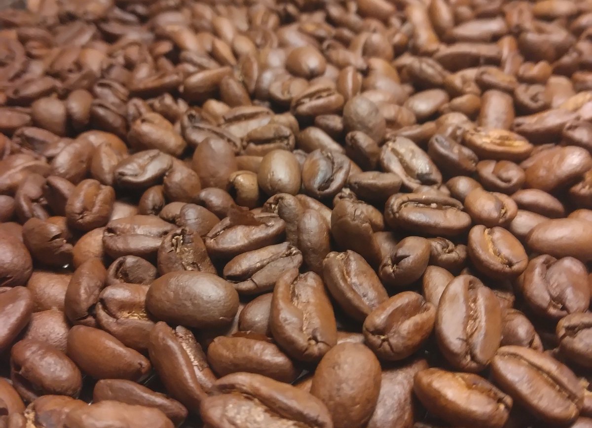 aro_coffee's tweet photo. コーヒー豆の自家焙煎
手回し焙煎機

エチオピア／ゲシャビレッジ／ナチュラル
９分煎り止め、シナモン～ミディアム

ベリー感とグレープ感を出したい
(●´∀｀●)

＃コーヒー　＃珈琲 https://t.co/9P9NH9pbDT