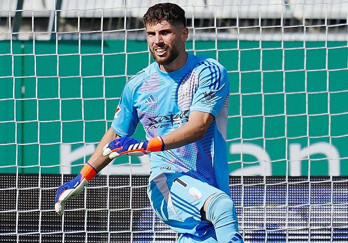 Ideal_GranadaCF's tweet photo. La portería del Granada CF espera novedades por sexto curso consecutivo 
La vuelta del cedido Astralaga al Barcelona deja a Luca sin más compañía bajo palos a excepción de los recreativistas
https://t.co/xtQXsCyig5
#GranadaCF https://t.co/SOgaX4D8jX