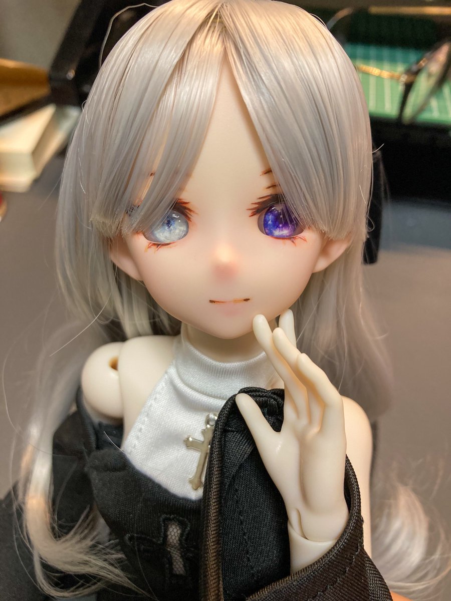 ezek___'s tweet photo. そして出来たのがこの子なんですけど1/4ヘッドへのメイク初えっ可愛くない？？？(ウィッグと服は市販品) https://t.co/8AF4ywoz1y