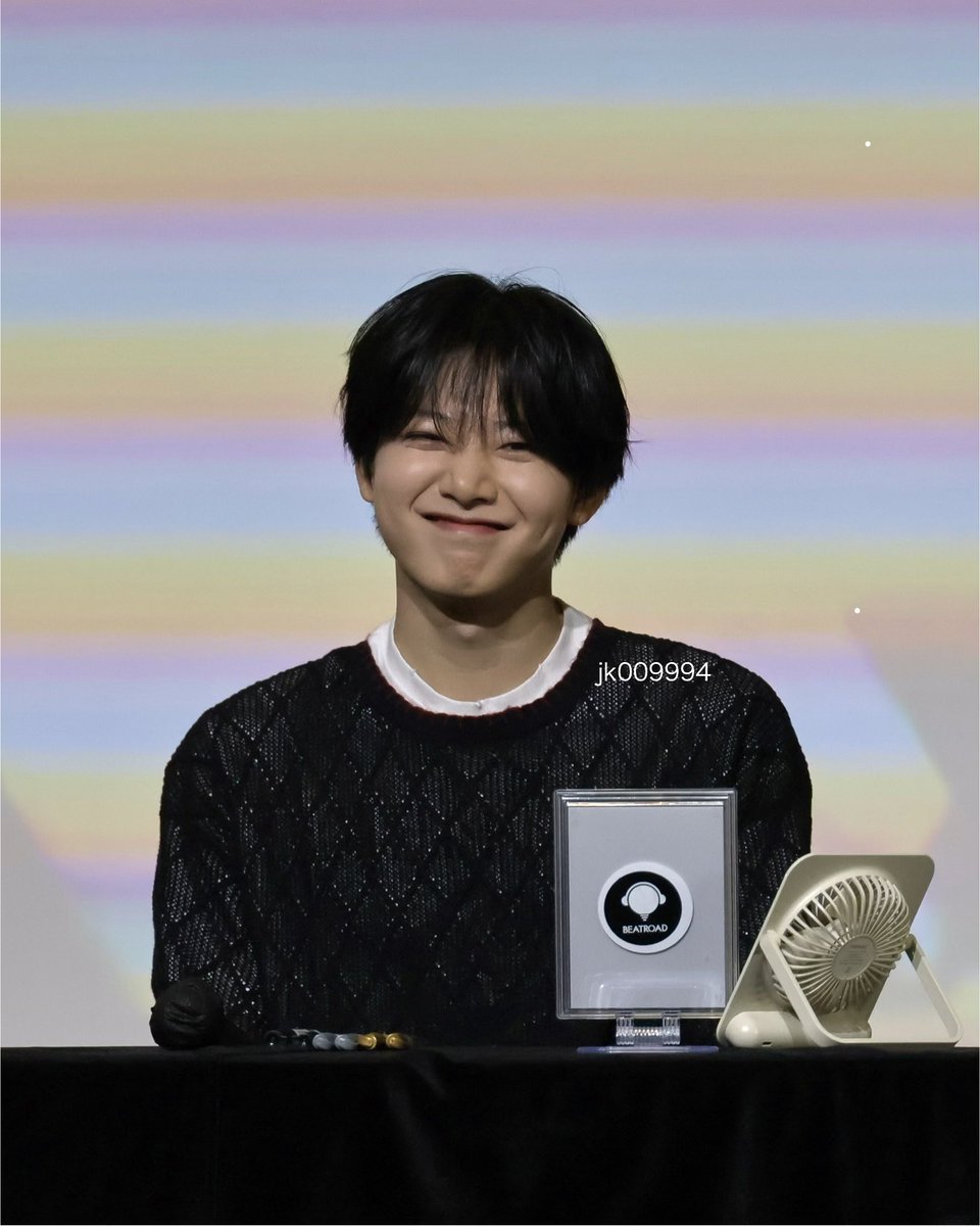 mykyu ฅ^•ㅅ•^ฅ tweet media