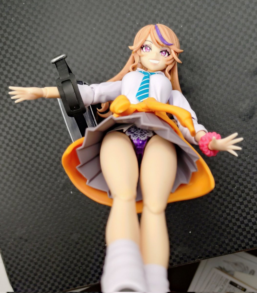 hirosan1911's tweet photo. セリアのレースのネイルシール便利ですね
味気ない美プラの下着がけっこう美しくなります
ただあくまで勝負下着用で普段履き下着に用いると違和感が出てしまうので注意です https://t.co/ClkldzffKW
