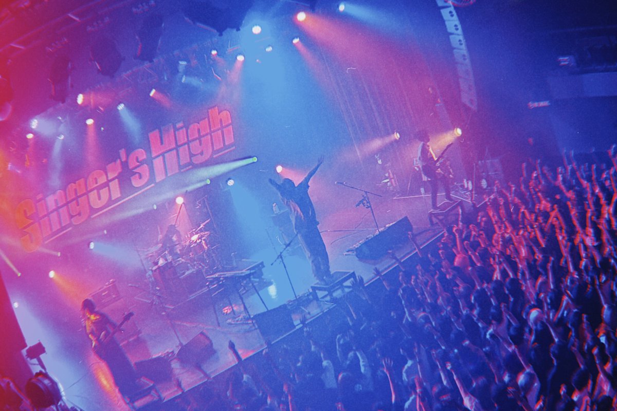 akiyamakiro_stf's tweet photo. 『Singer's High pre.
"Battle Frontier tour 2026"』
at GORILLA HALL OSAKA🦍

#シンガーズハイ さんとの対バンでしたが、
皆さま、いかがだったでしょうか？

初めて観て気になった方、いつも来てくれる方も
ぜひ、ツアーにも遊びに来てください！

お申込みは👉https://t.co/3Gs6r4xWD9

#秋山黄色 https://t.co/vbNZppkLpL