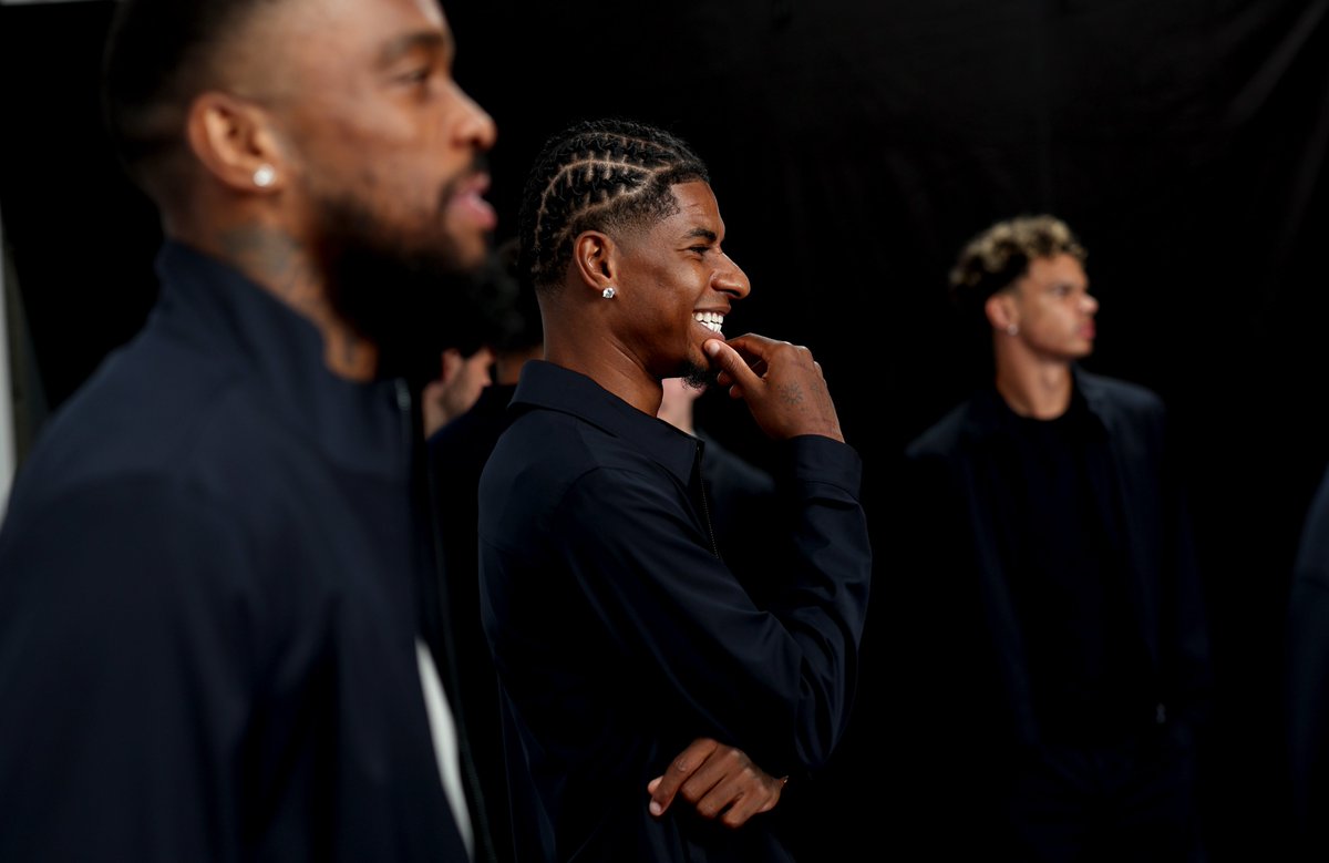 England's tweet photo. BTS on squad photo day 📸

#ThreeLions | @marksandspencer https://t.co/b4URbtiGc6