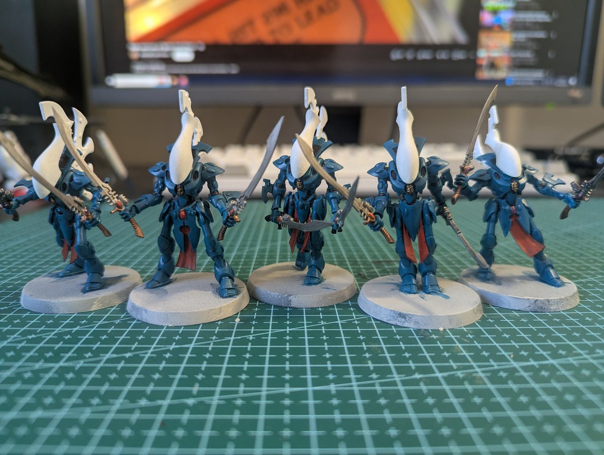 Mattfroghead's tweet photo. @FoxxieLaLune Just finished my first lot of Wraithblades https://t.co/PzYBvzEBbF