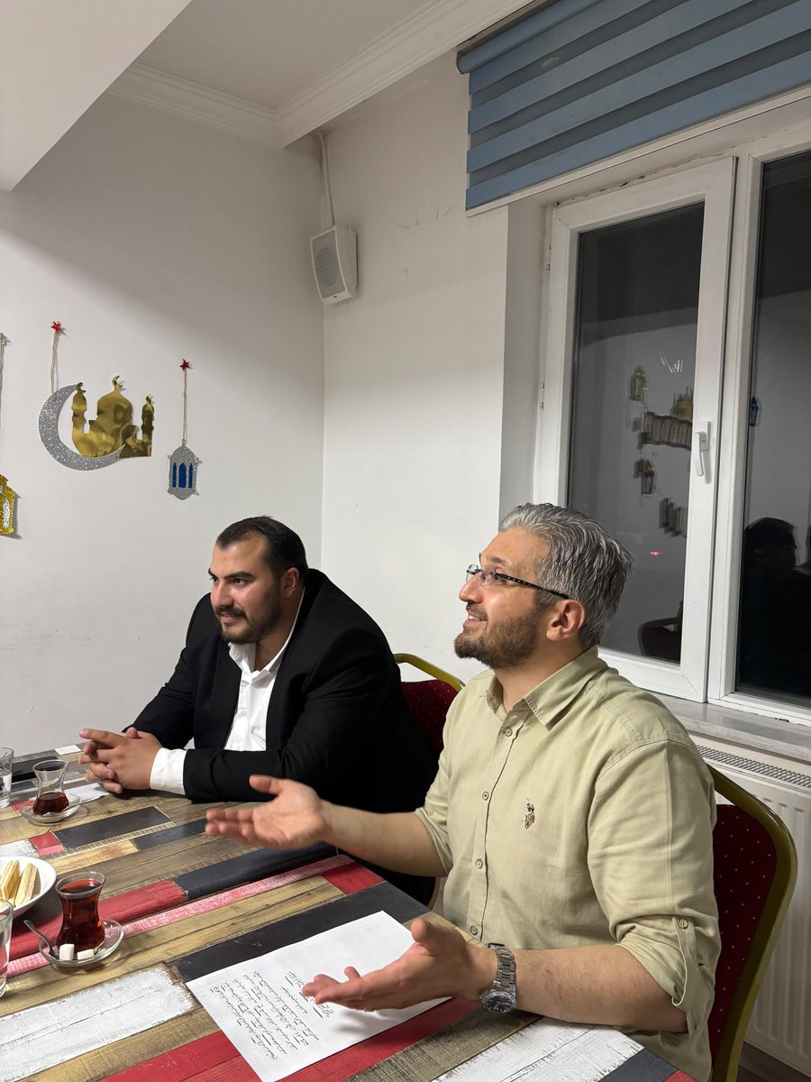 tugvanigde's tweet photo. Velhasıl sohbetleri kapsamında bu hafta "Müslüman Genç ve Gelecek Kaygısı: Rızk, Kariyer ve Tükenmişlik" konusunu Niğde Ömer Halisdemir Üniversitesi  Rektör Danışmanı Doç. Dr. Muhammed Emin Cihangir BAĞDATLI hocamızın katılımlarıyla gerçekleşirdik. Sayın hocamıza teşekkür ederiz. https://t.co/CBslpSAmp5